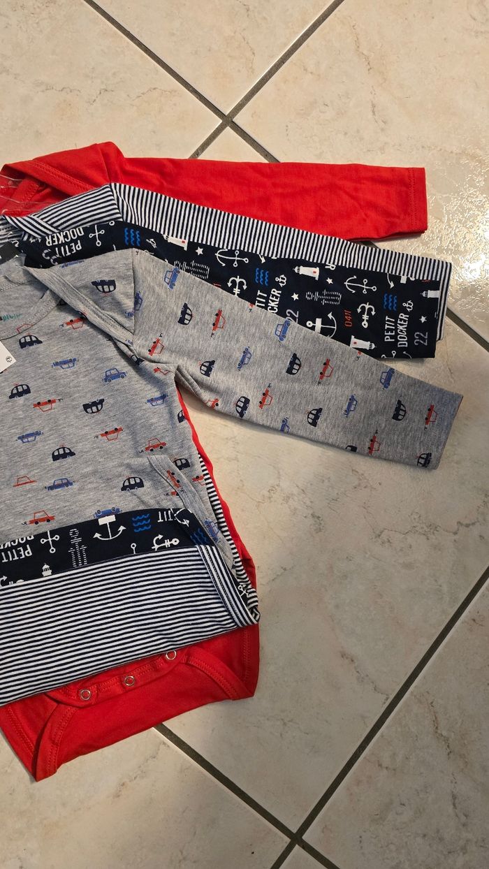 Neufs (non portés) 🏷🤩💙 bodies ML 24 mois garçon (ferme)💙💙💥💥 - photo numéro 3