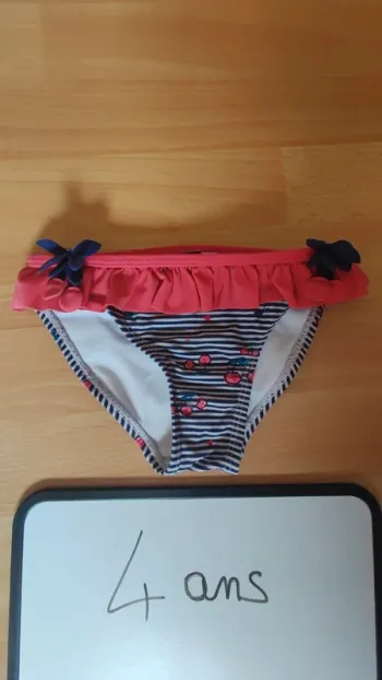 Maillot de bain taille 4 ans