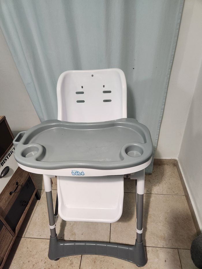 Chaise haute Monsieur bébé