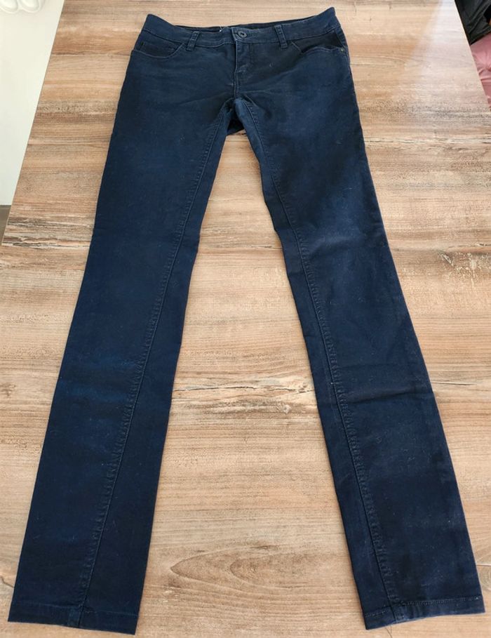 joli pantalon slim skinny bleu marine taille 39 Only blue denim en excellent état - photo numéro 2