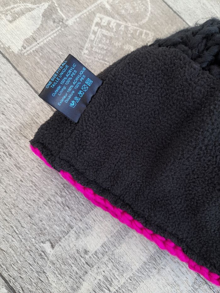 Bonnet noir à pompon rose fuchsia - Chillouts - photo numéro 7