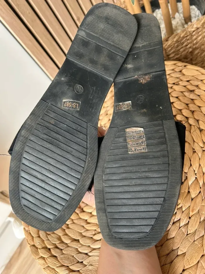 Claquettes en velours noir taille 40 - photo numéro 2