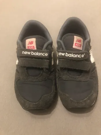 New Balance 420 à scratch grise