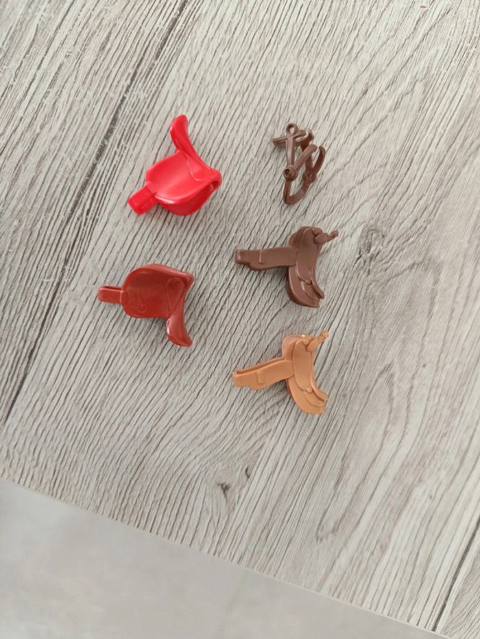 Lot selles et filet cheval playmobil