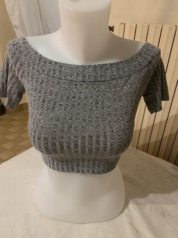 Top court gris taille 38 manches courtes
