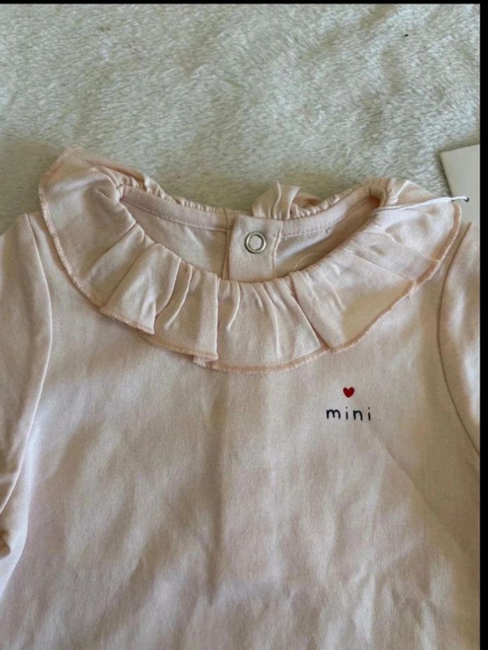 Adorable T-shirt Bébé Fille – Col Volanté Rose Poudré – Taille 12 mois - photo numéro 4