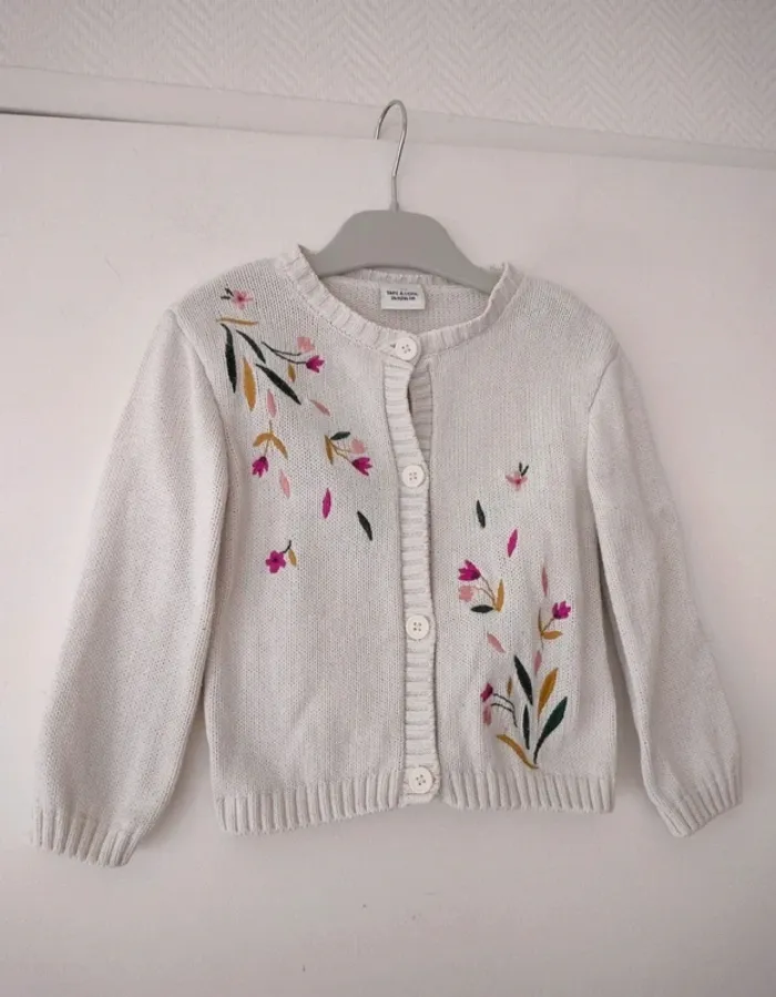 (c) gilet blanc fleurs TAO 24m - photo numéro 2