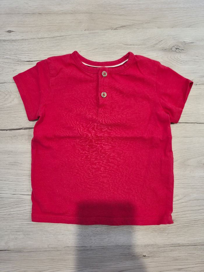 Tee-shirt manches courtes rouge avec boutons en bois, Kiabi, 18 mois
