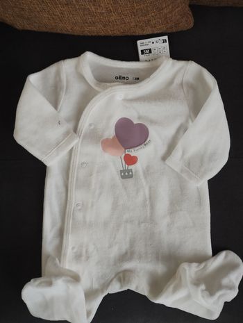 Pyjama fille neuf avec étiquette 