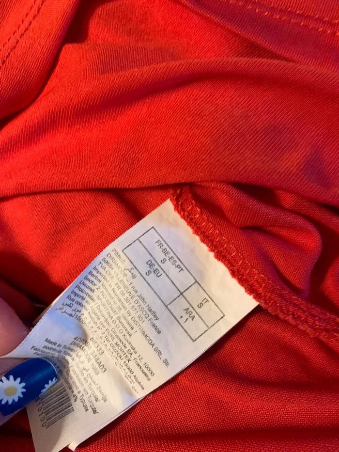 T-shirt rouge - photo numéro 3