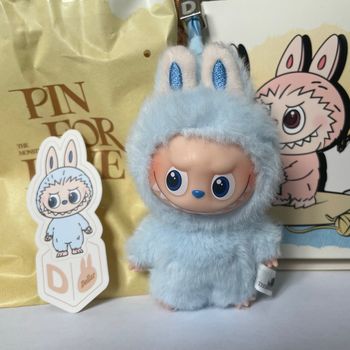 Peluche LABUBU Pin for Love – Lettre D (POP MART)