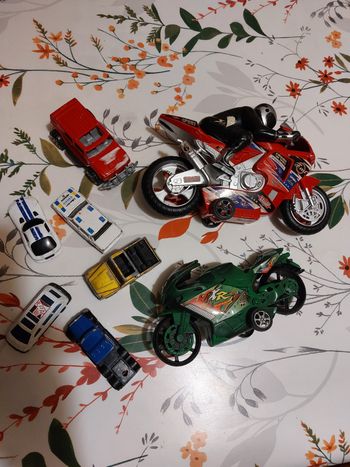 Lot de véhicules ou voitures