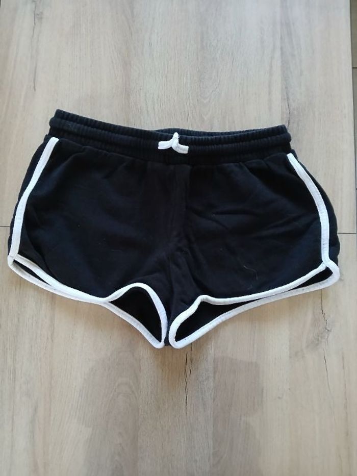Short de sport Kiabi taille M