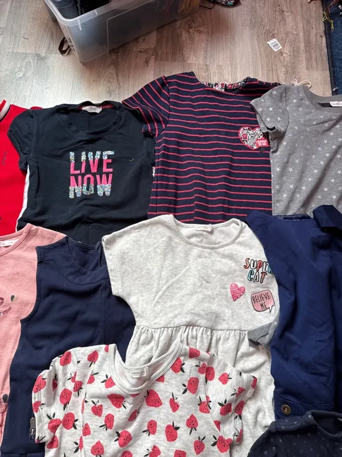 Lot 12 jolies robes automne hiver fille 8 ans - photo numéro 3