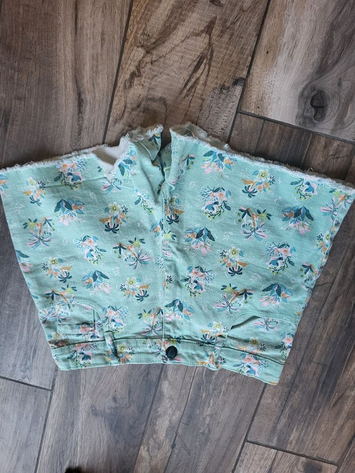 Short fille