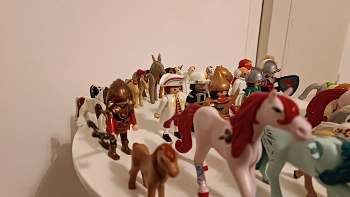 Playmobil figurines et chevaux - photo numéro 5