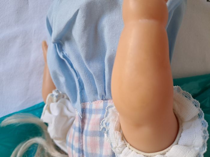 Poupée Famosa spain blonde yeux dormants bleus 38 cm vintage ancien - photo numéro 3