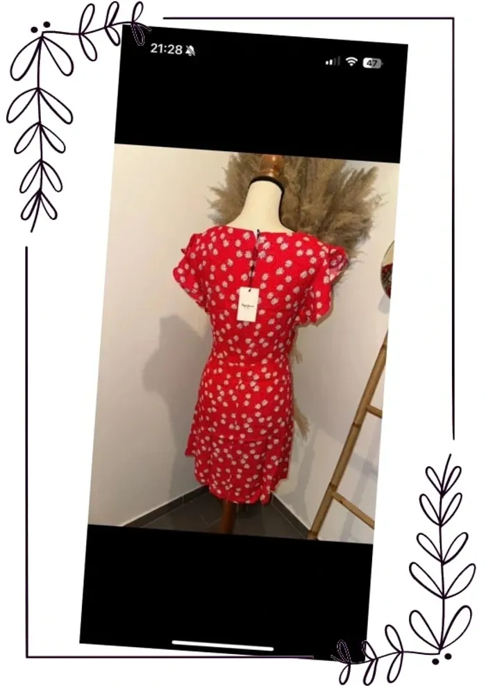 Robe rouge à pois fleuris - Taille M- Neuf avec étiquette - photo numéro 5