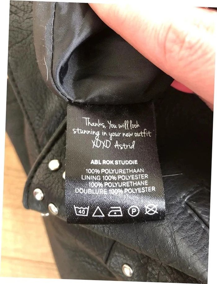 Jupe noire cloutée en simili cuir Astrid Black Label taille S jamais portée - photo numéro 16