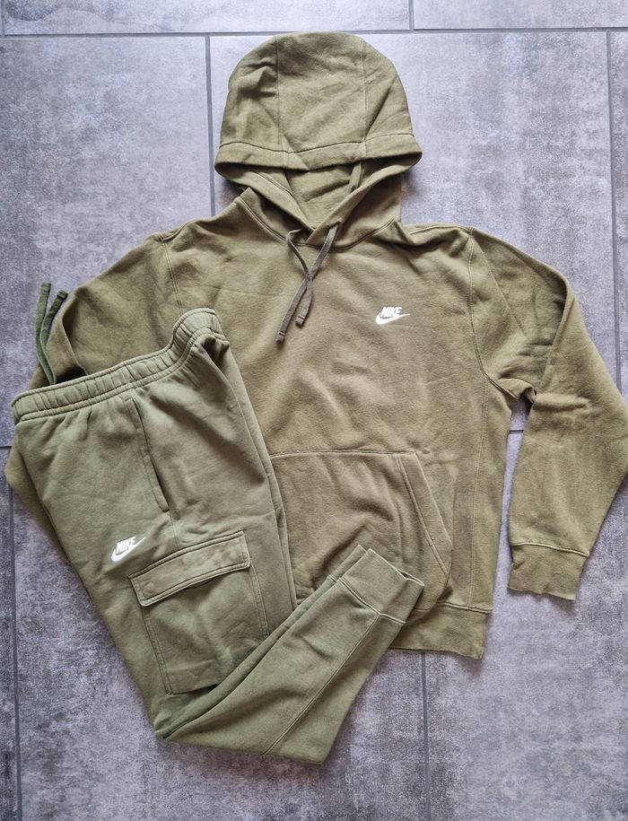 Ensemble jogging Nike taille S TBE