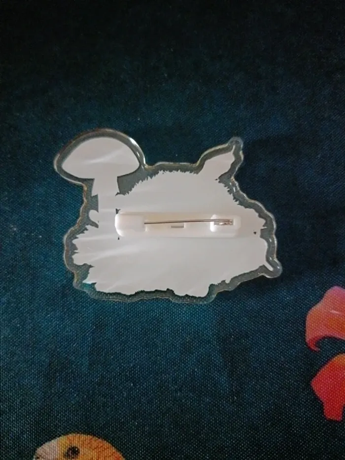 Broche hérisson champignon acrylique association cadeau - photo numéro 2