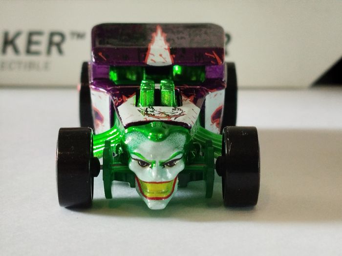 Hot Wheel The Joker Shaker ID: Batman Bone Shaker  2021 - photo numéro 3