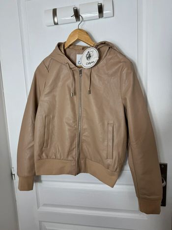 Blouson avec capuche neuf