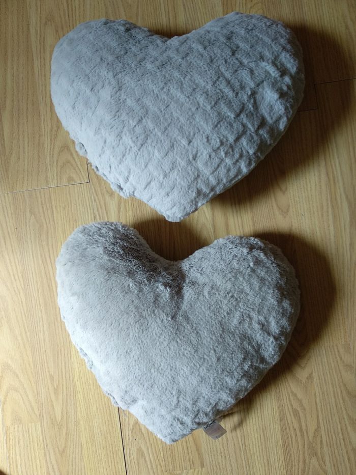 2 coussins Cœur gris