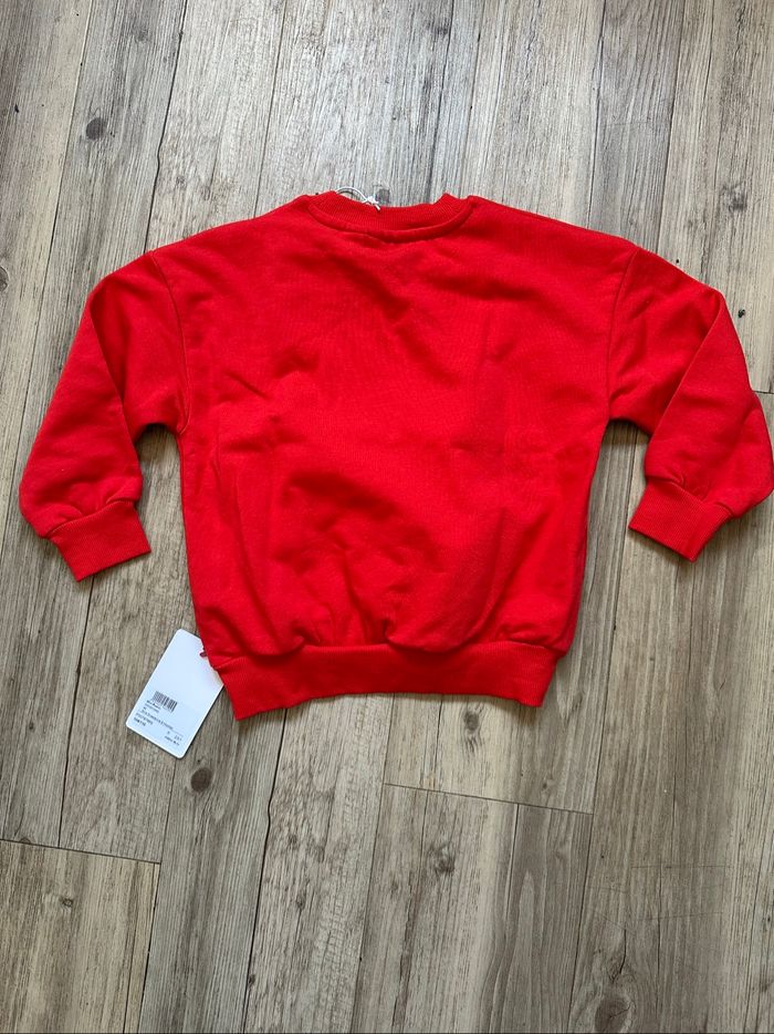 Pull sweat rouge brodé mini rodini 3/5 ans neuf - photo numéro 4