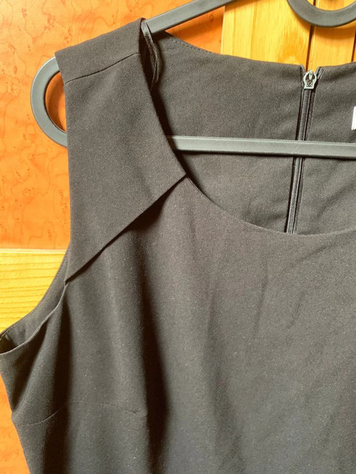 Joli robe noir habillée taille 42 - photo numéro 3