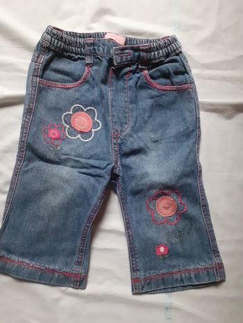 Jean motif broderies fleurs roses