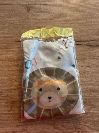 Bavoir en plastique avec manches