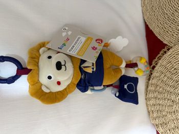 Peluche éveil lion Hochets Lupilu 