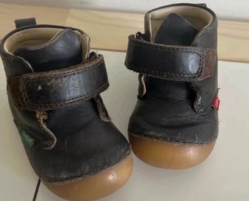 Kickers bébé en cuir – Taille 20 Adorables Kickers marron