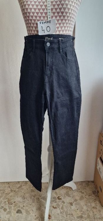 Jean, noir, en très très bon état, en coton &polyester &viscose &elasthanne, taille haute