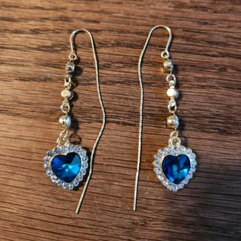 Boucle d'oreille cœur bleu