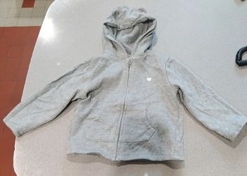 Sweat zippé à capuche avec oreilles dessus
