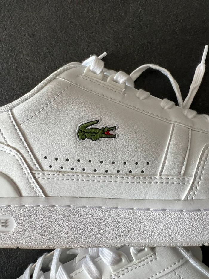 Paire de basket Lacoste T-CLIP - photo numéro 9