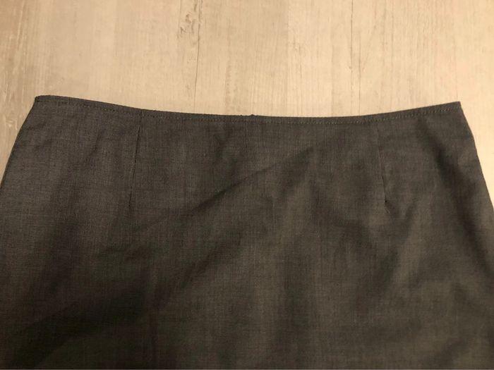 AN92: Tailleur veste/jupe gris effet fines rayures T 46/48 porté 1 fois - photo numéro 6