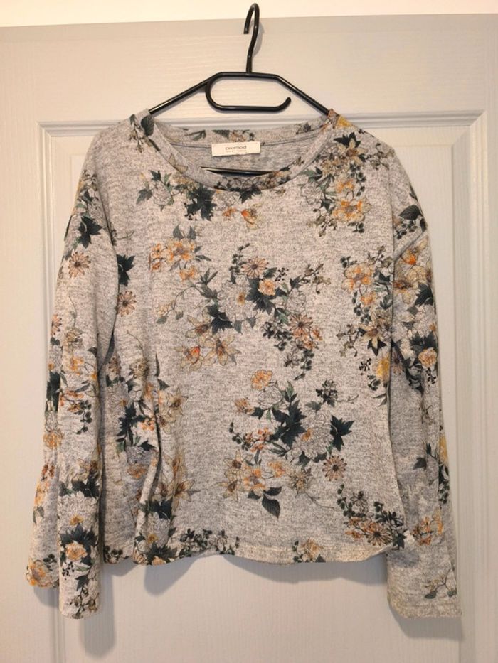 Pull fleuri