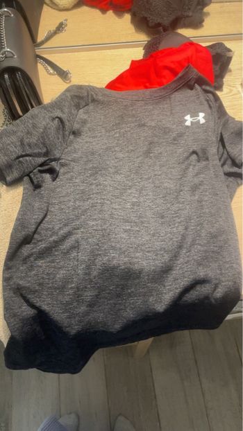 T-shirt under armour