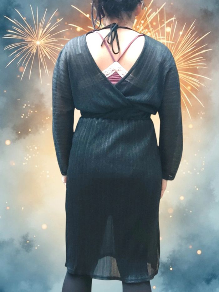 Robe de fêtes neuve valeur 85€ 😱 - photo numéro 3