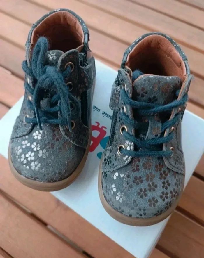 Chaussures bébé GBB pointure 18 - photo numéro 2