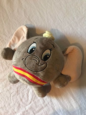 Eléphanteau Grosse Boule Aplatie Grandes Oreilles Chapeau Animal Savane Peluche Petits Enfants Bébés