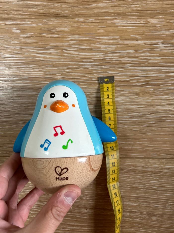 Jouet hape - en bois culbuto musical penguin musical wobble - photo numéro 5
