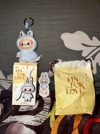 Labubu pin for love D