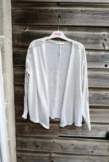 Cardigan blanc dentelle sur es longueur de bras 16 ans Gémo