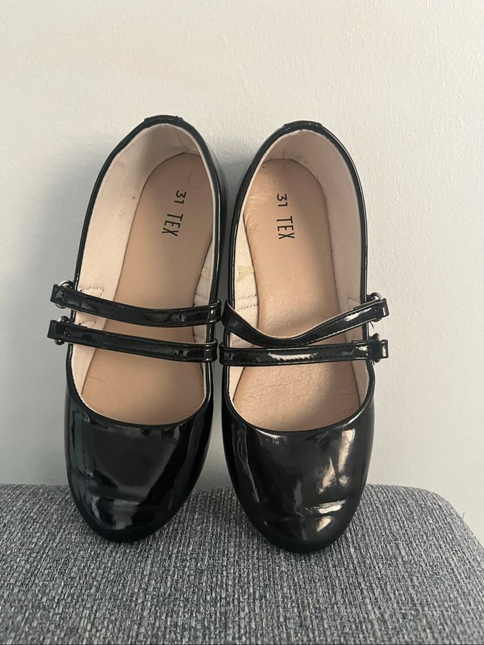 Ballerines Noires Brillantes En Excellente état Taille 31 - photo numéro 2