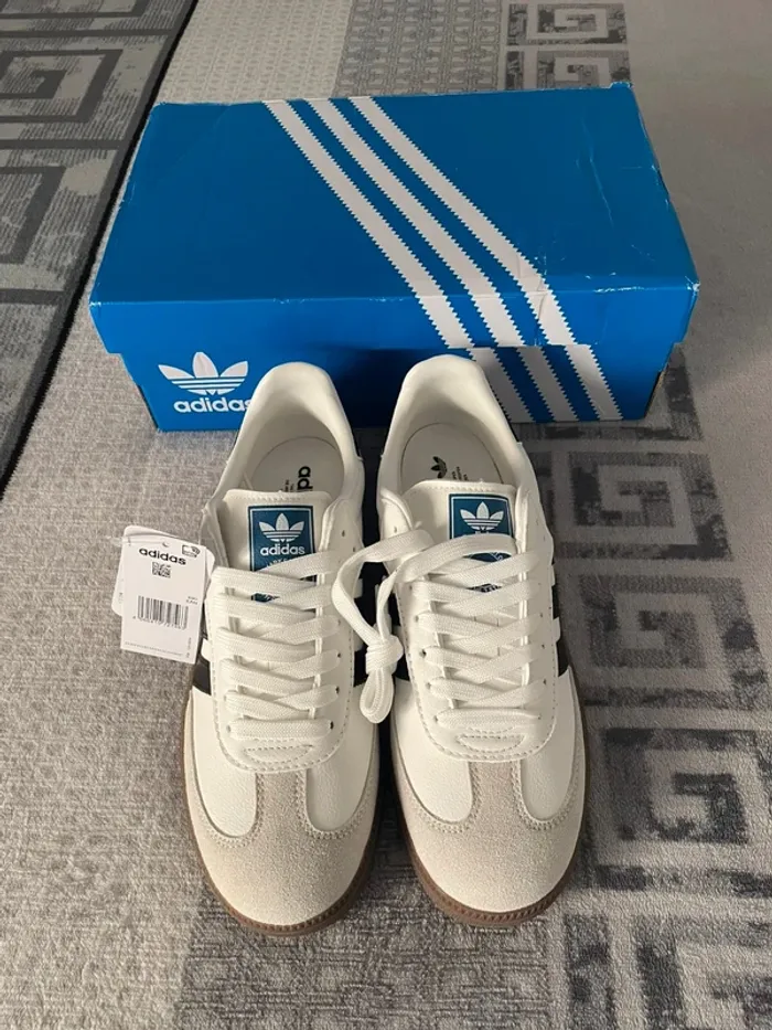 Adidas Samba OG neuves avec étiquettes et boîte – Taille 41