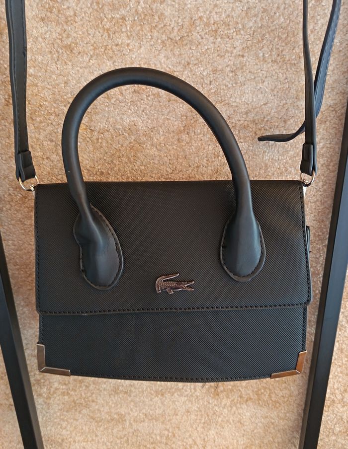Petit sac à main bandoulière rigide Neuf Lacoste - photo numéro 3